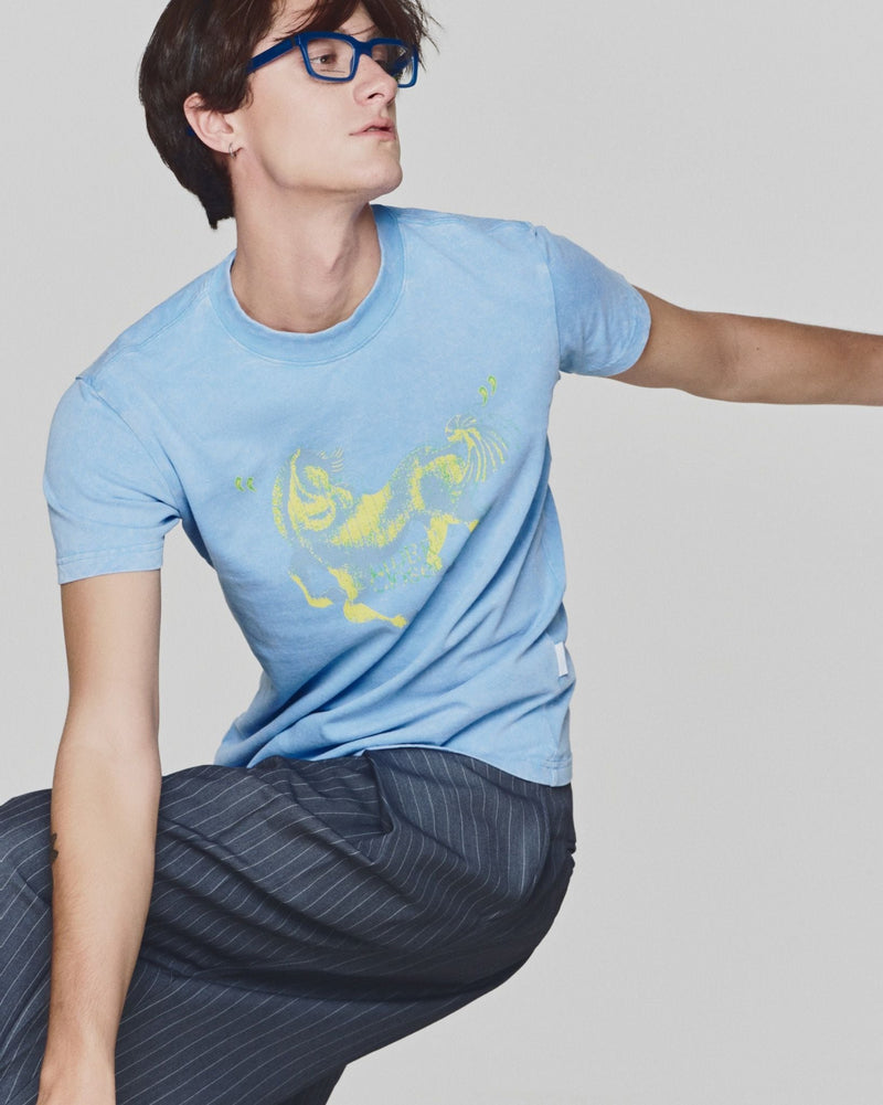 CLOUDY BLUE ALPHA HORSE TEE