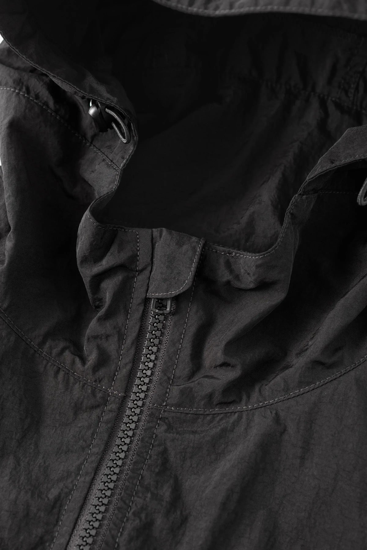 BLACK WII POLYAMIDE HOOD ZIPPER CROPTOP JACKET