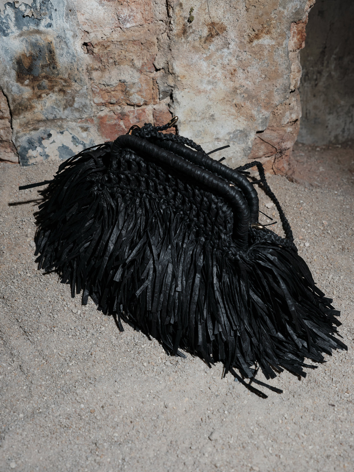 BLACK AN HERITAGE 26 STRAW CLUTCH