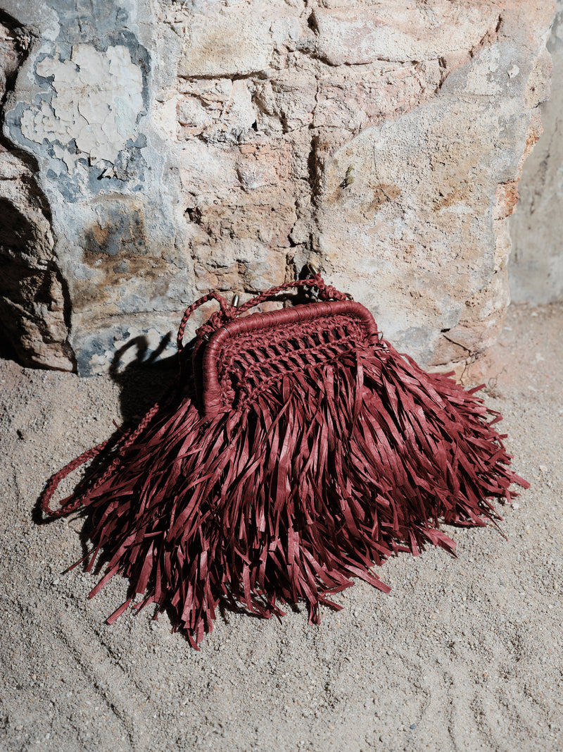 BLACK AN HERITAGE 26 STRAW CLUTCH