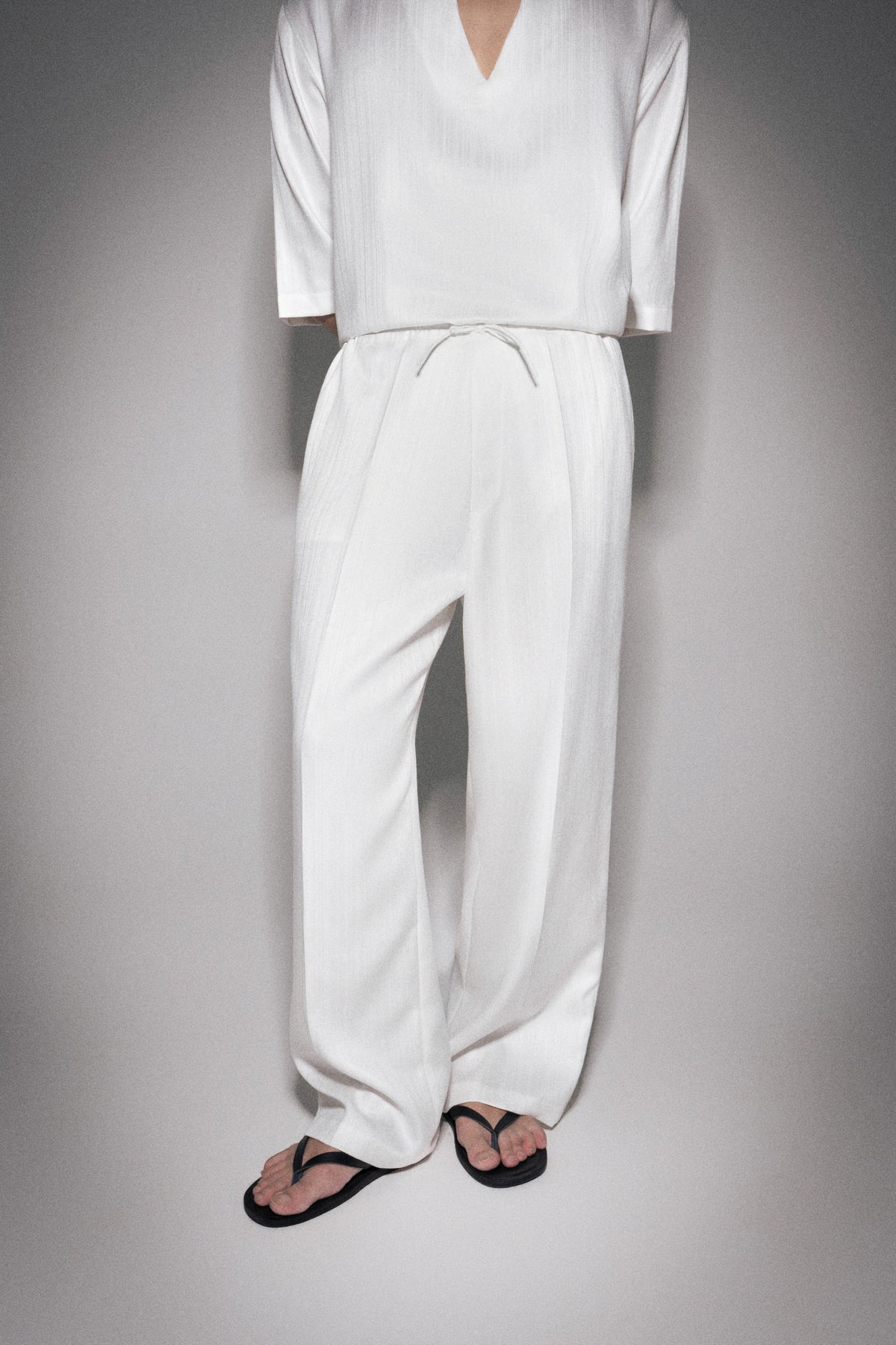 S26 MEN'S WHITE PANTS