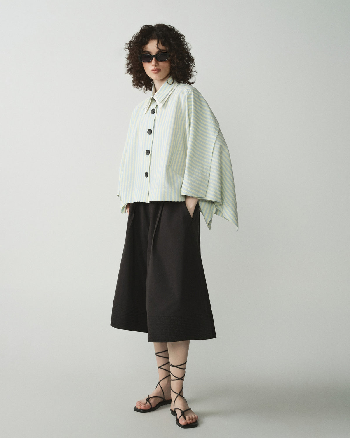 BLACK "BAI CAO" SHORT