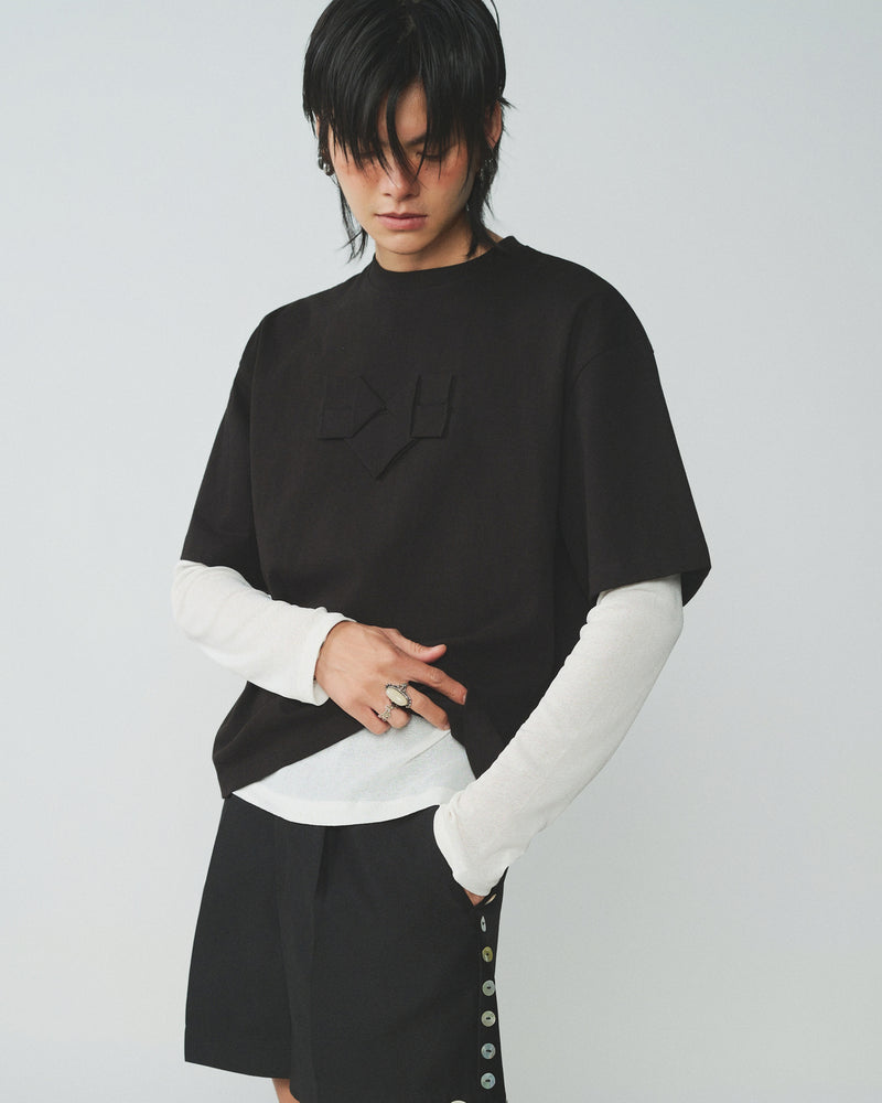 BLACK ORIGAMI HEART TEE