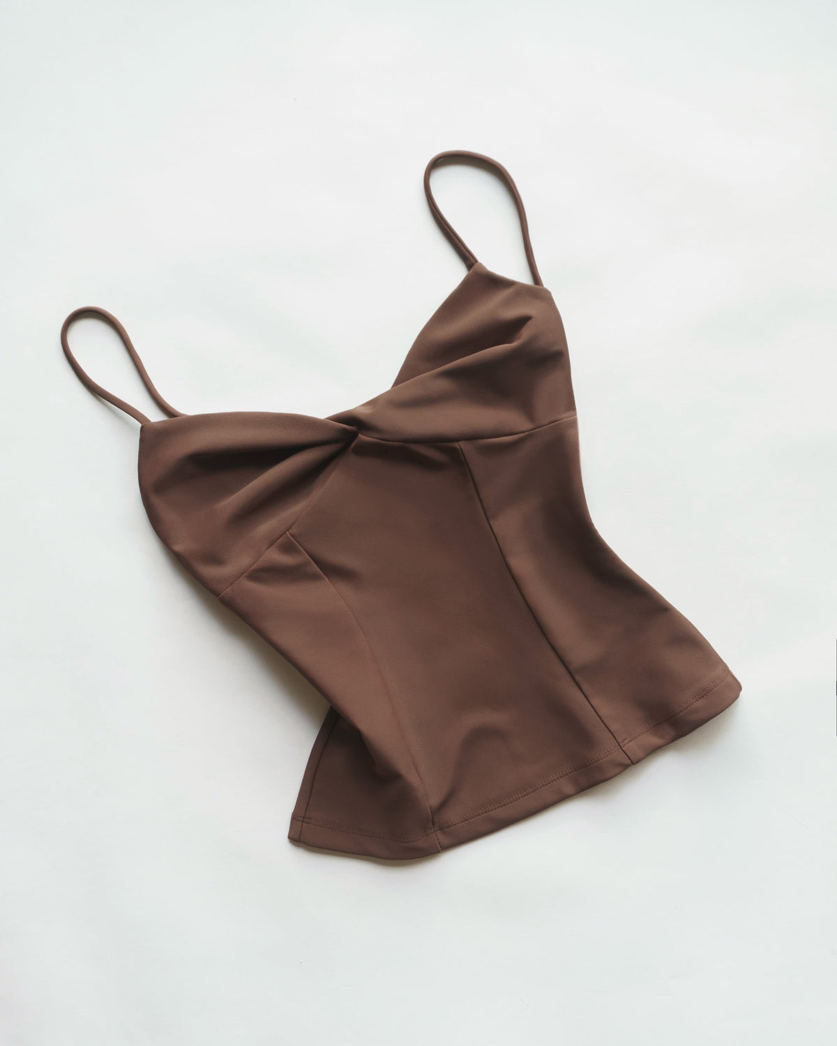 MOCHA BROWN HUMBLE FLUTTER TOP