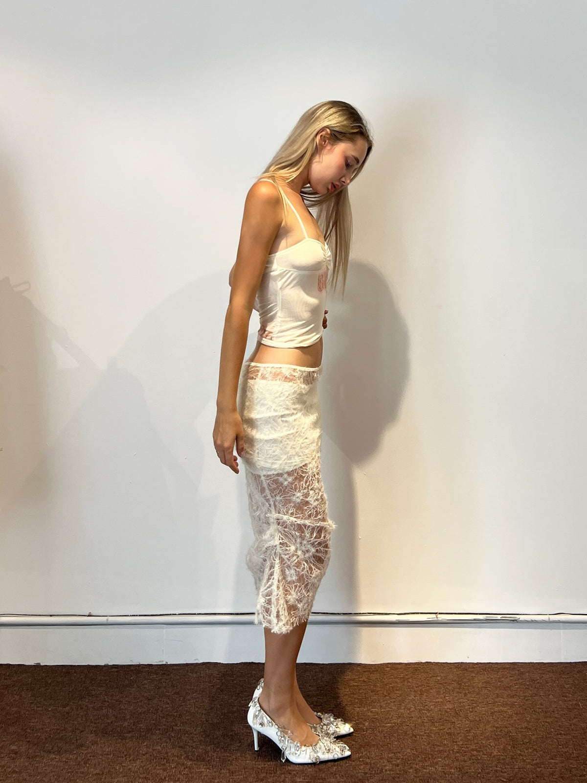 WHITE SPIRAL GATE CAMI TOP