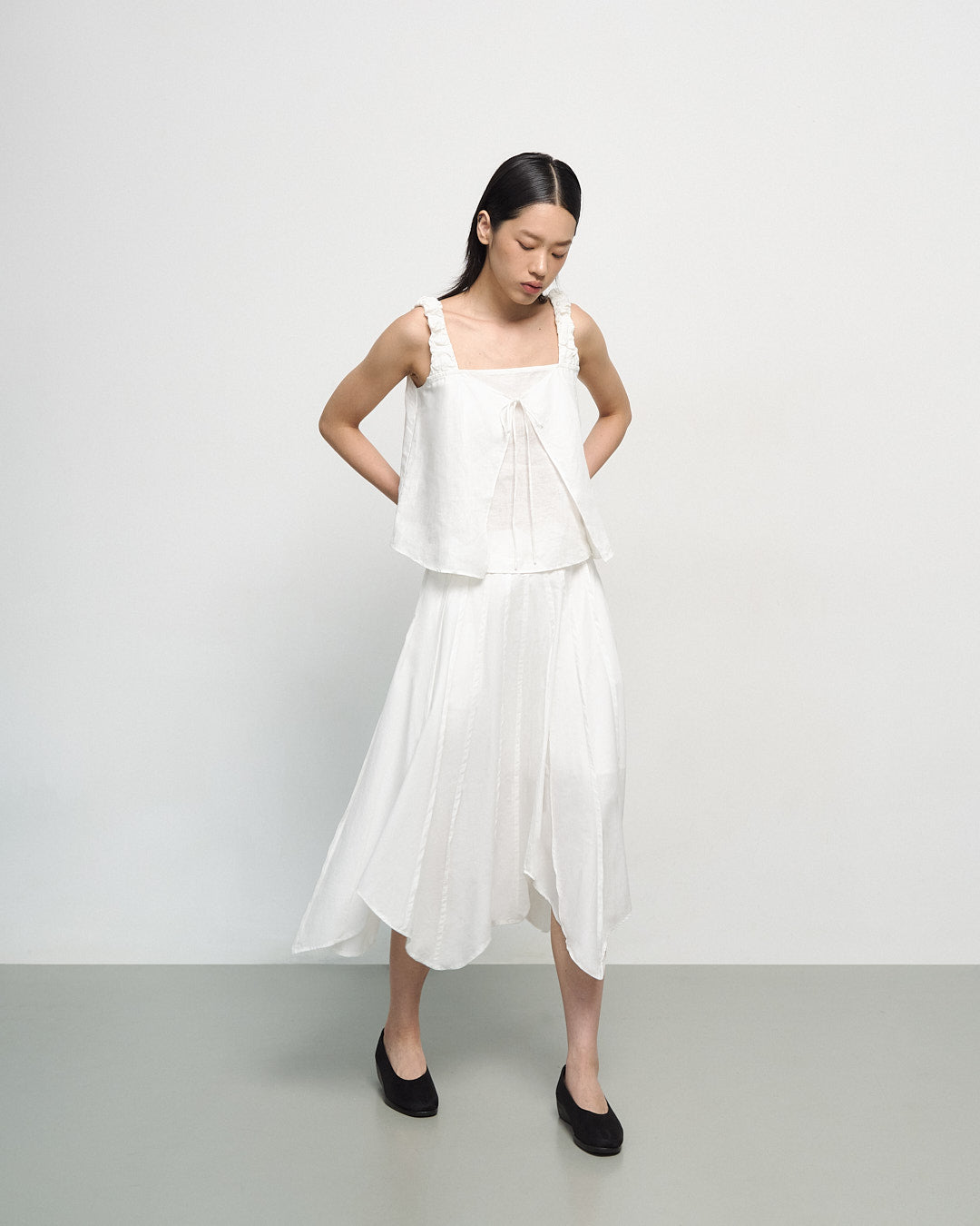 LEAF SKIRT IN WHITE