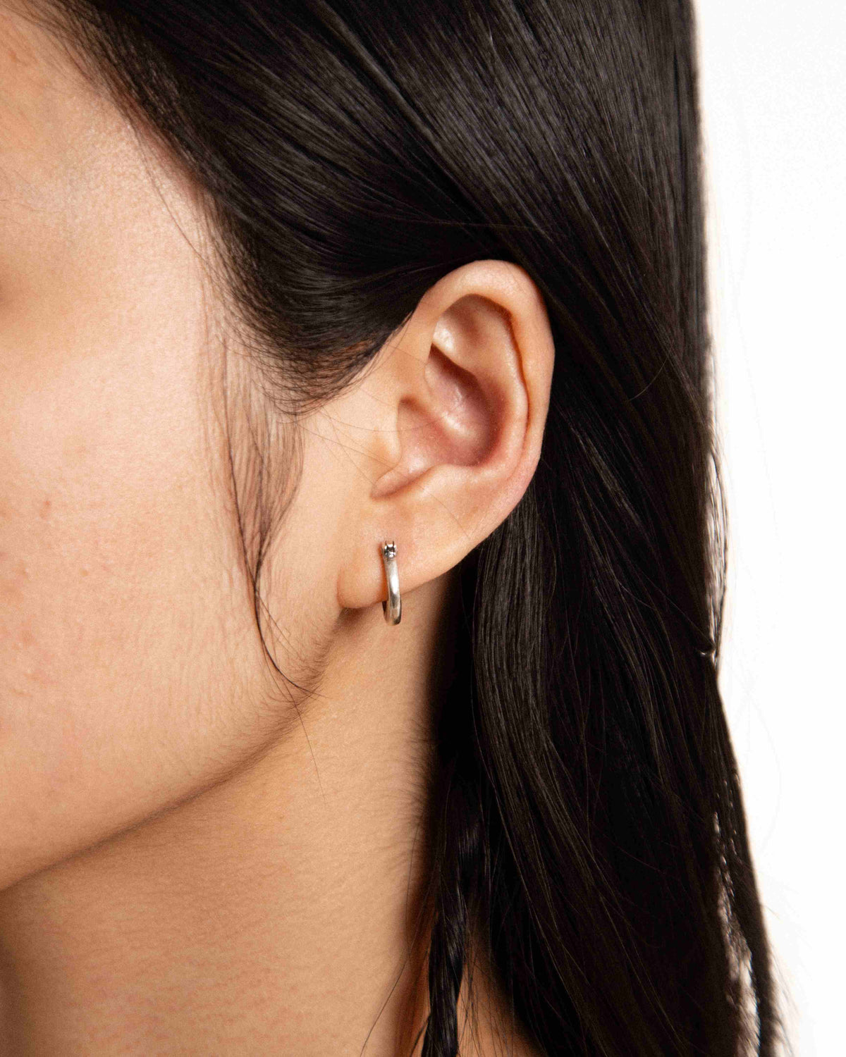  HORSESHOE EARRING
