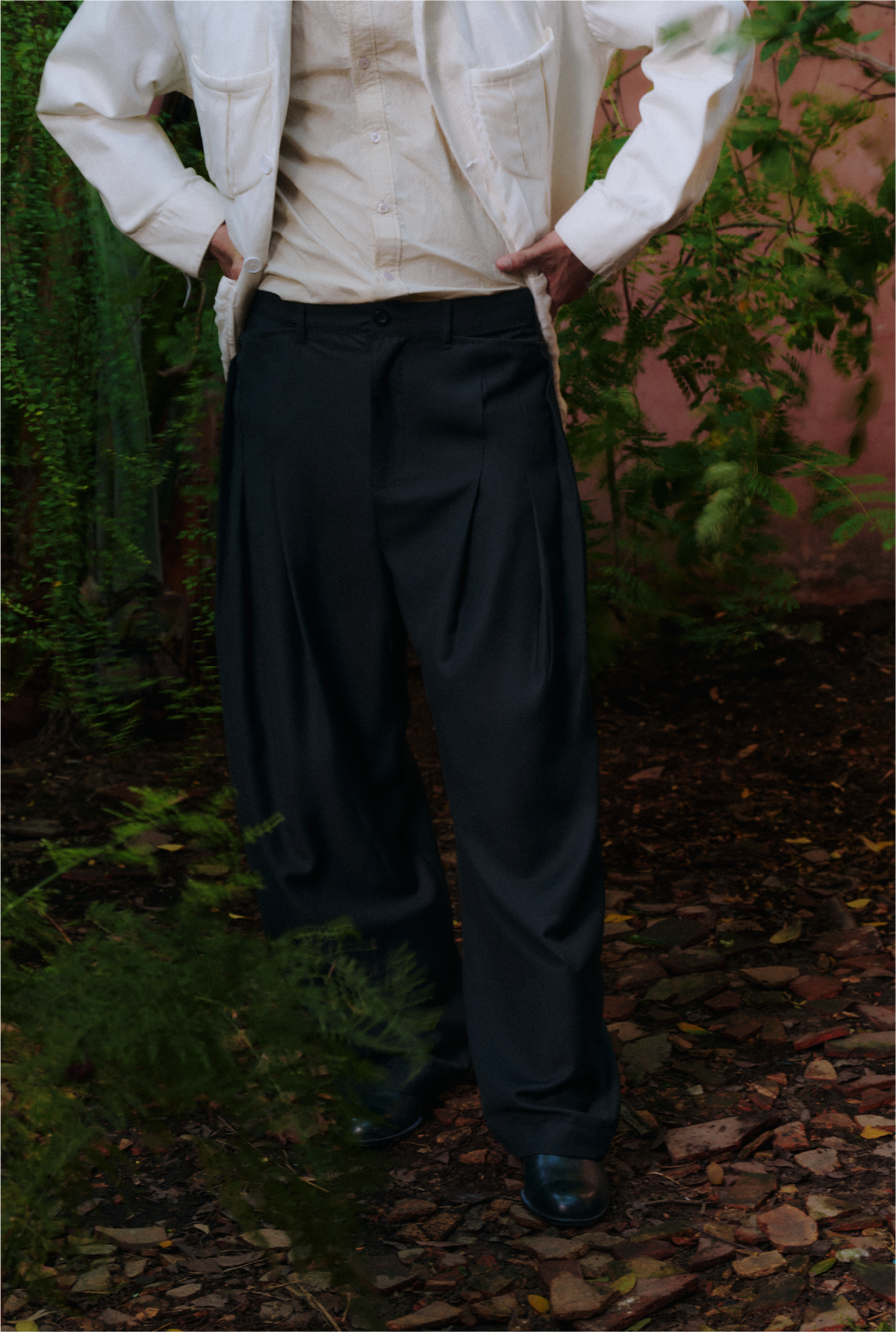CRUMPLED TROUSERS