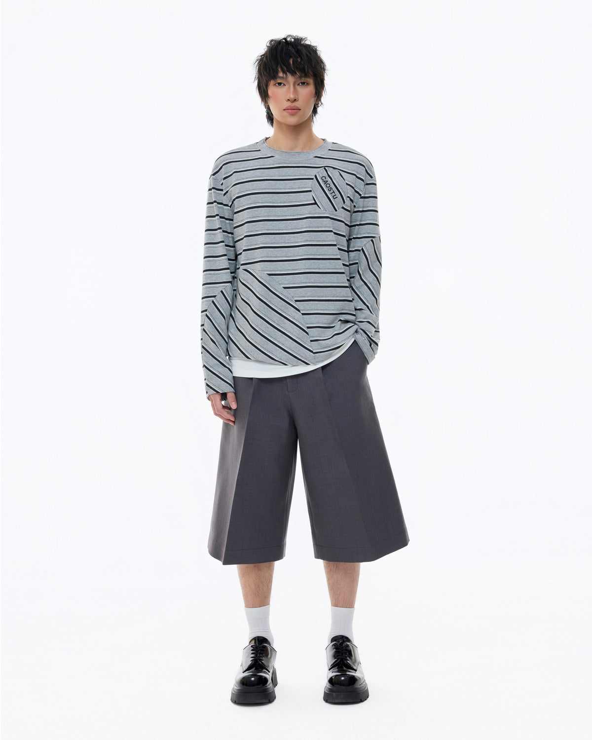 GREY CIRCLE PATCH LONGSLEEVE 