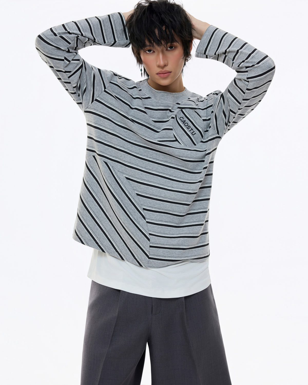 GREY CIRCLE PATCH LONGSLEEVE 