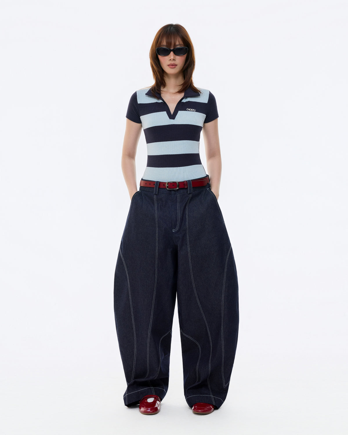 CURVE LEG JEAN