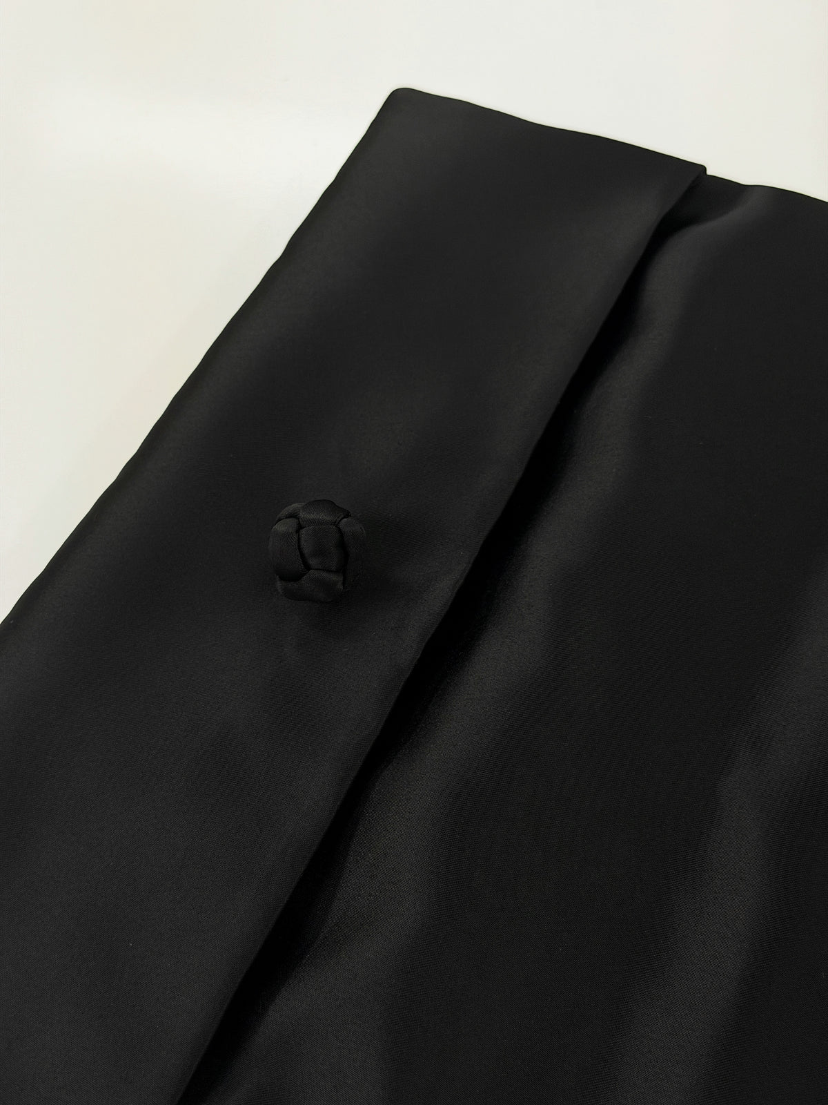 S26 BLACK TAFFETA CLUTCH