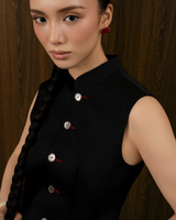 LIEN TU-PHOENIX EYE BUTTON TOP