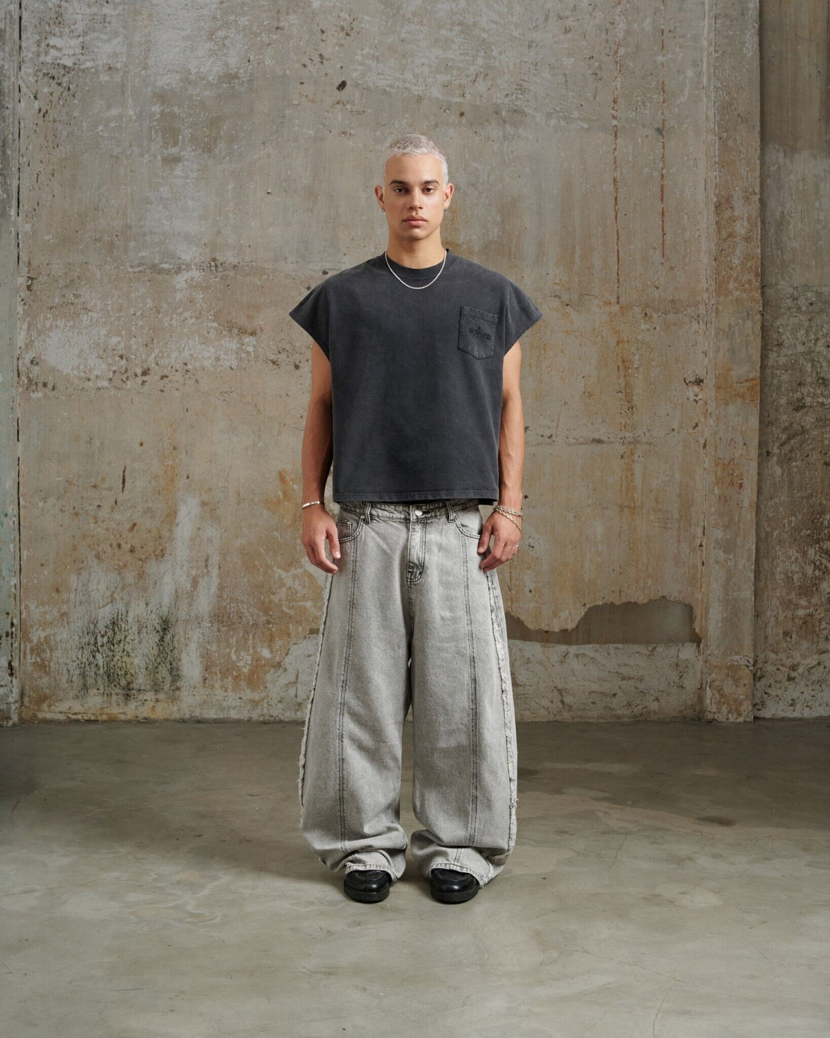 ERG19 - "FNOSVERSE" JEANS WASH - GRAY