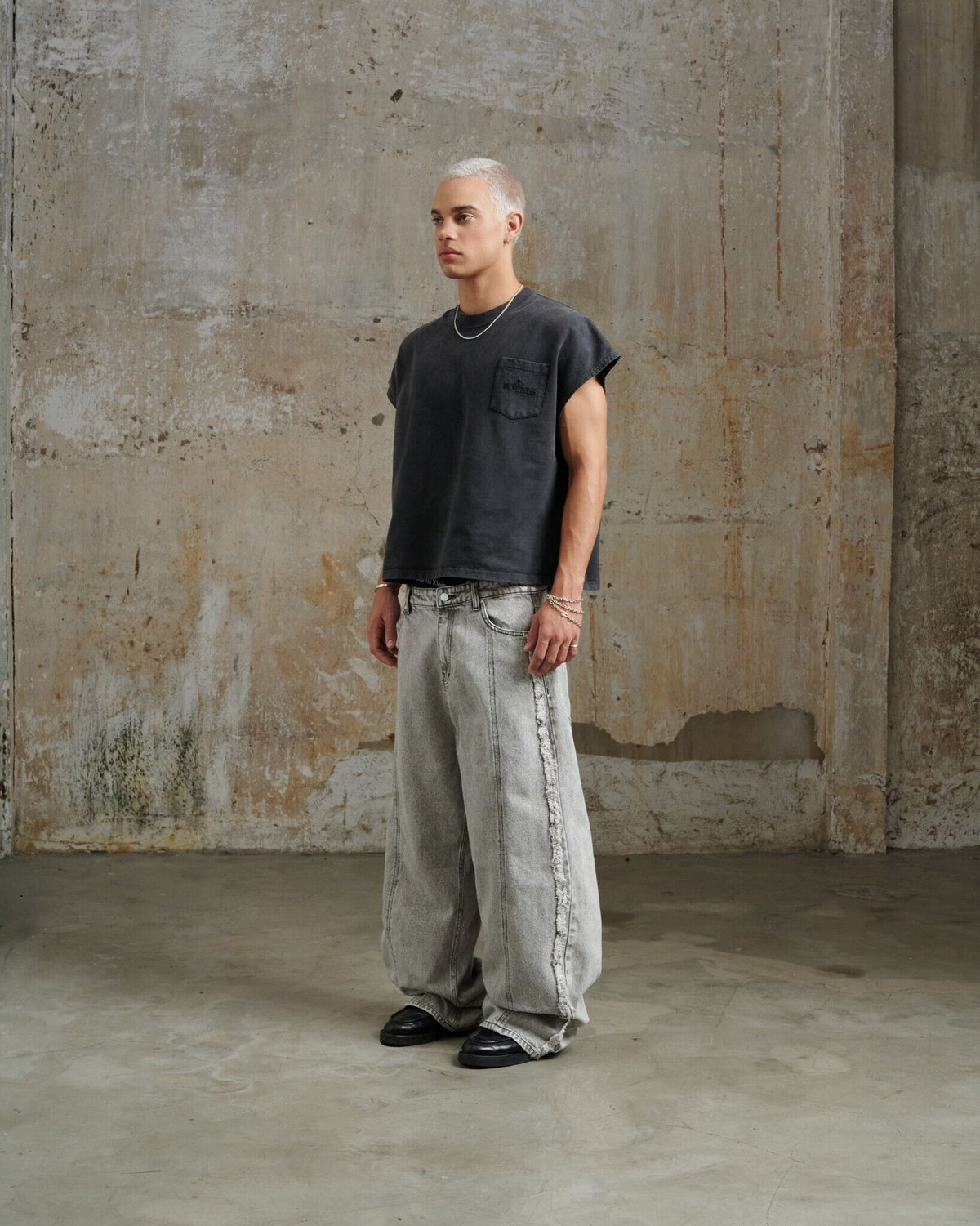 ERG19 - "FNOSVERSE" JEANS WASH - GRAY