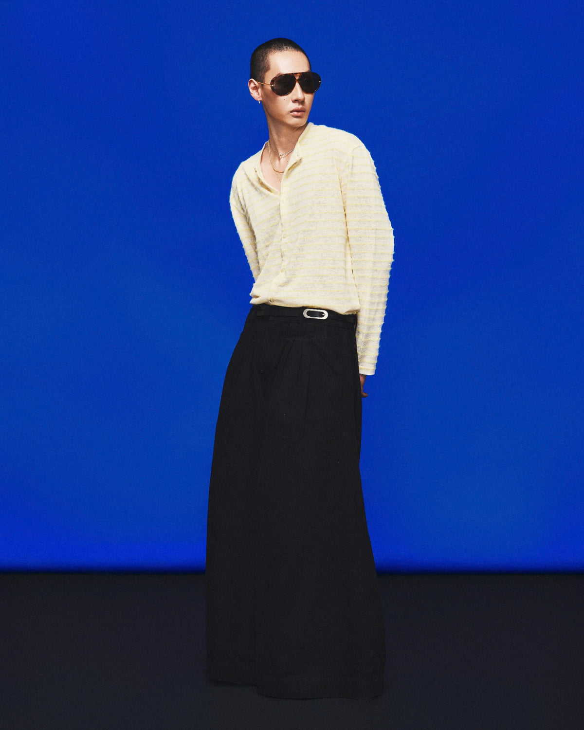 MULTI-PLEATED DENIM PANTS
