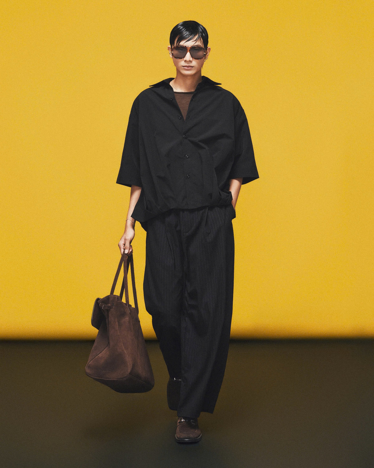 BLACK PLEATED OVER SHIRT