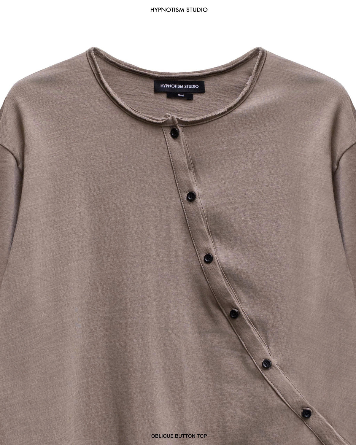 MOSS GREY OBLIQUE BUTTON TOP