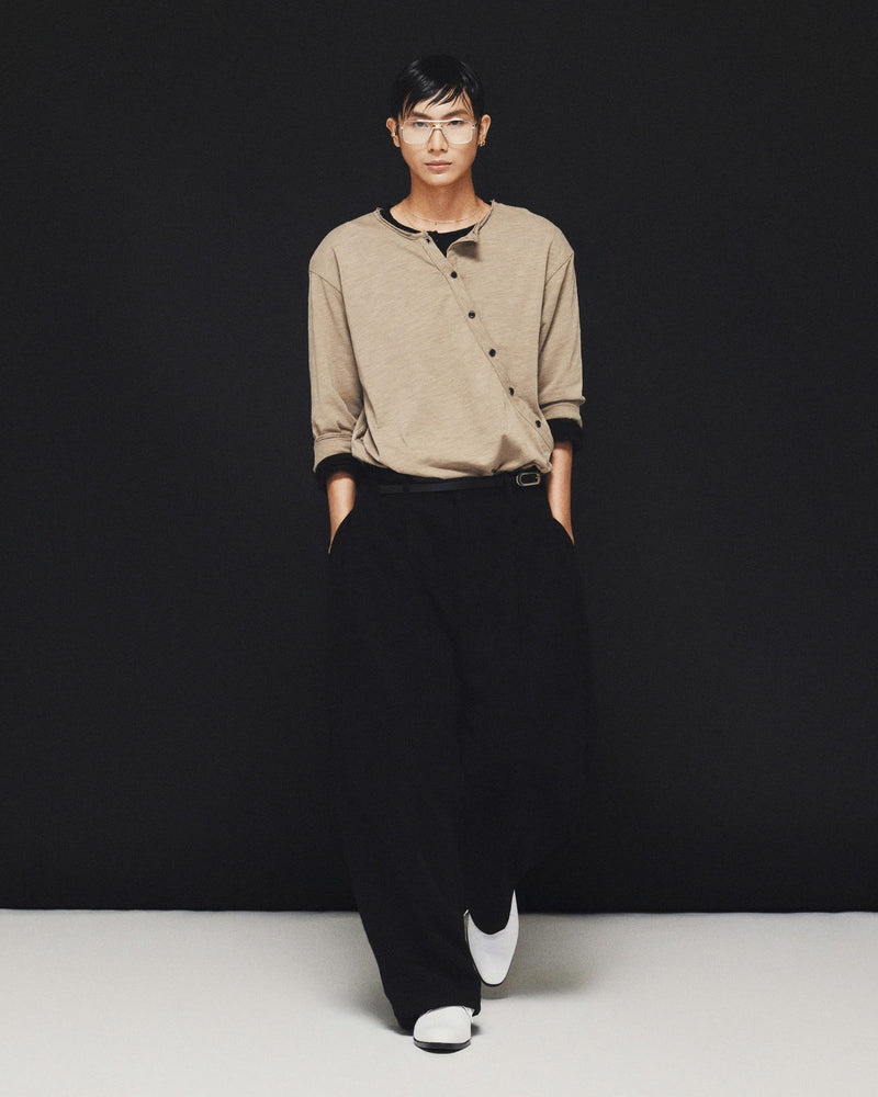 MOSS GREY OBLIQUE BUTTON TOP