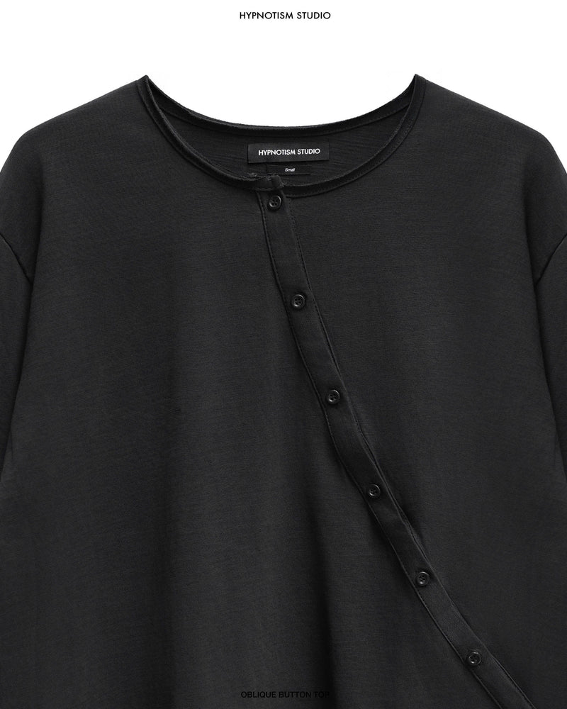 BLACK OBLIQUE BUTTON TOP