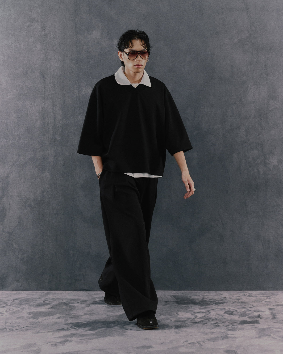 BLACK PLEATED SWEAT PANTS