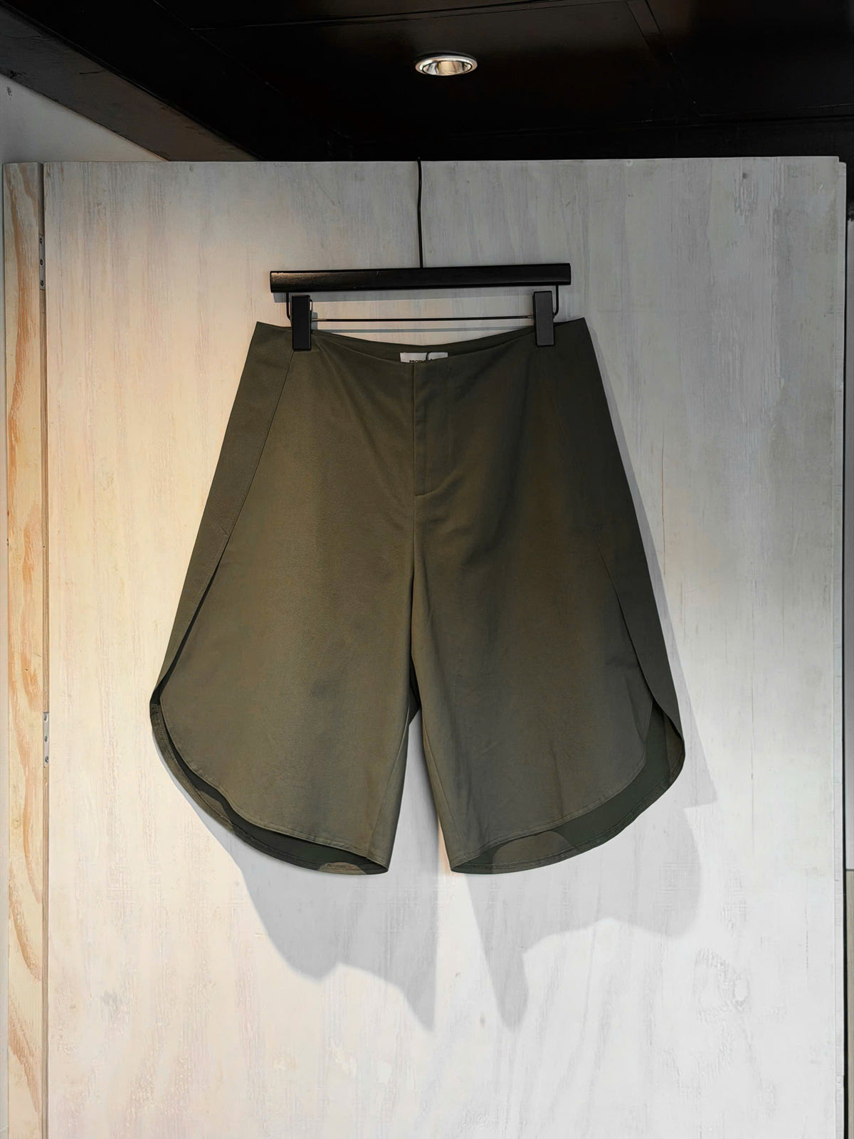 THENH THANG SHORTS - MOSS GREEN
