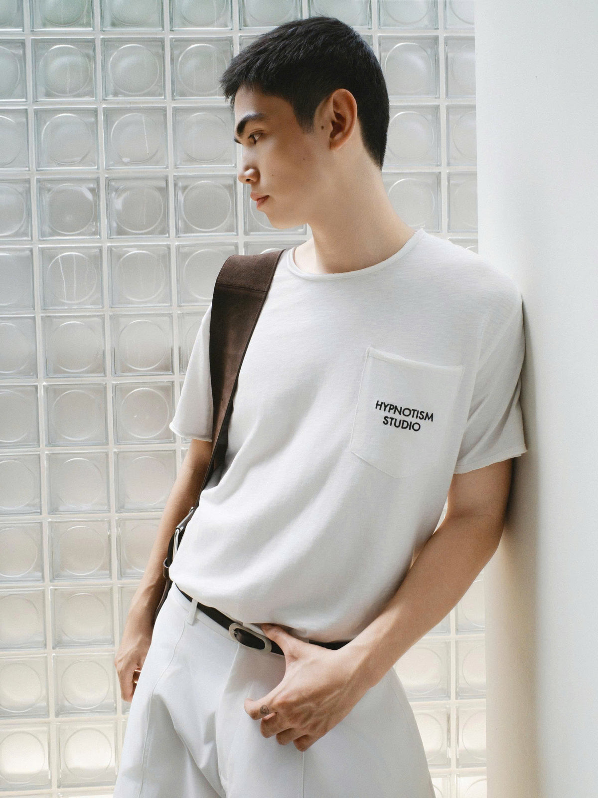 WHITE EXPOSED T-SHIRT