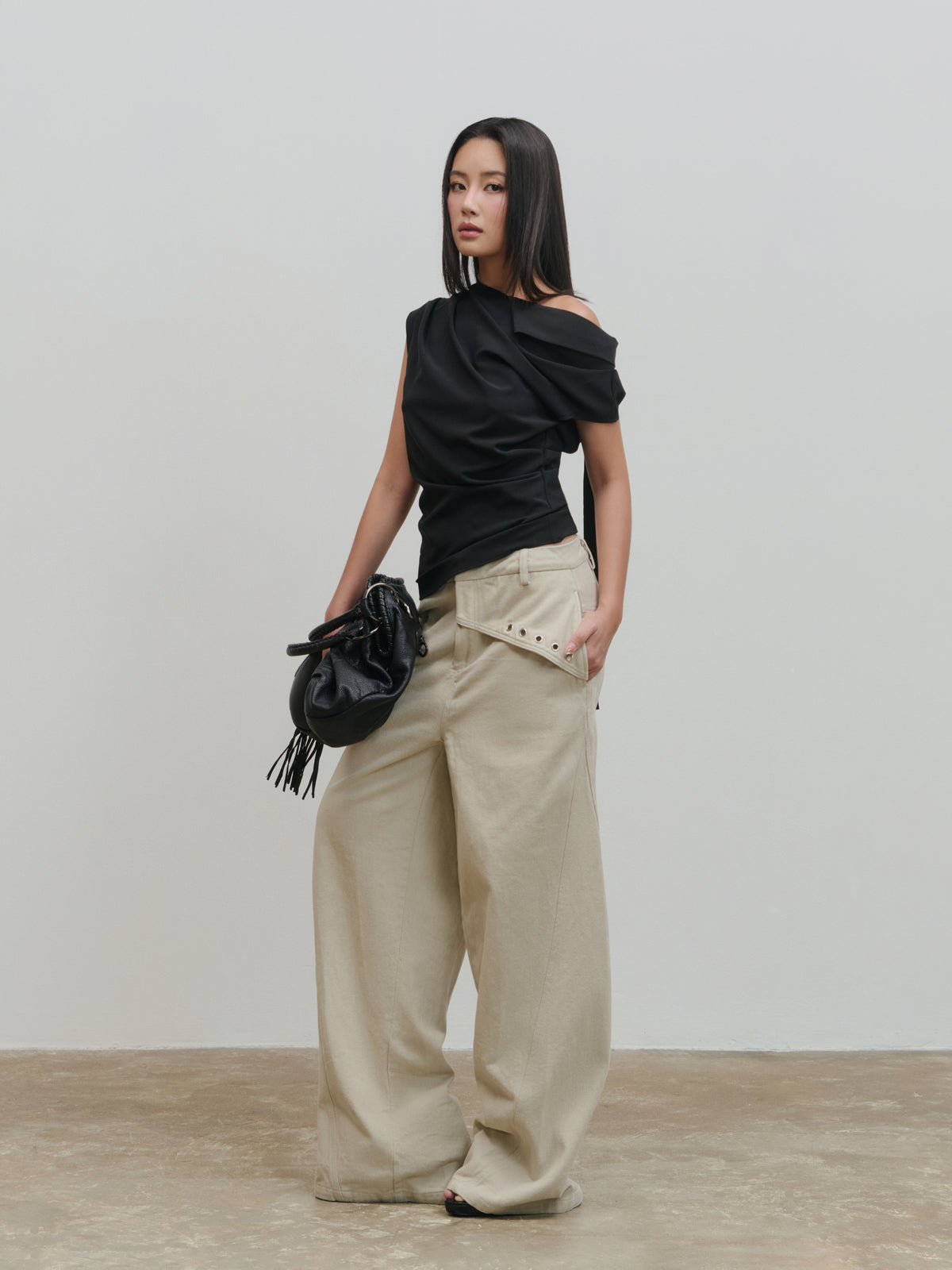 TOP:02 - DRAPE TOP - BLACK