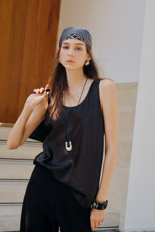 EIRA TOP IN BLACK