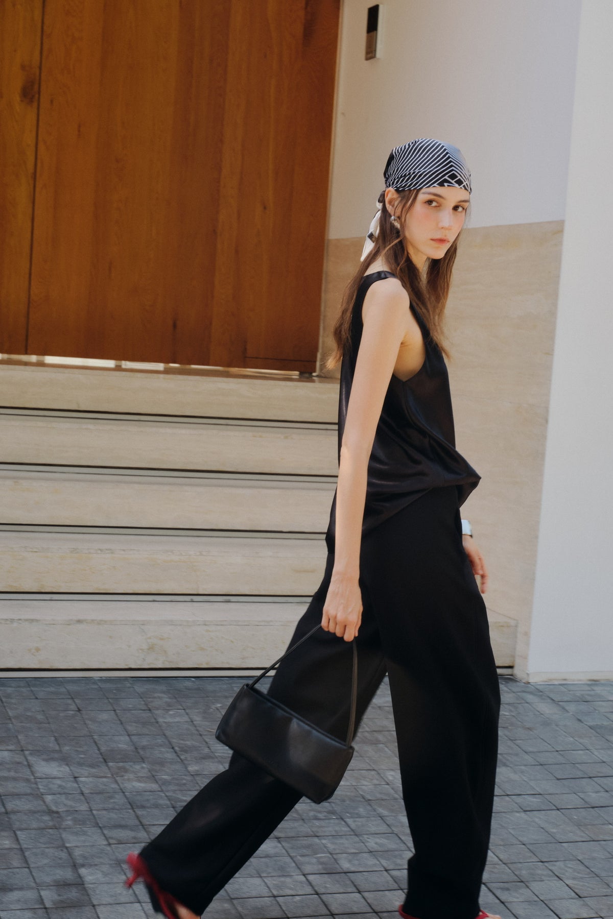 EIRA TOP IN BLACK