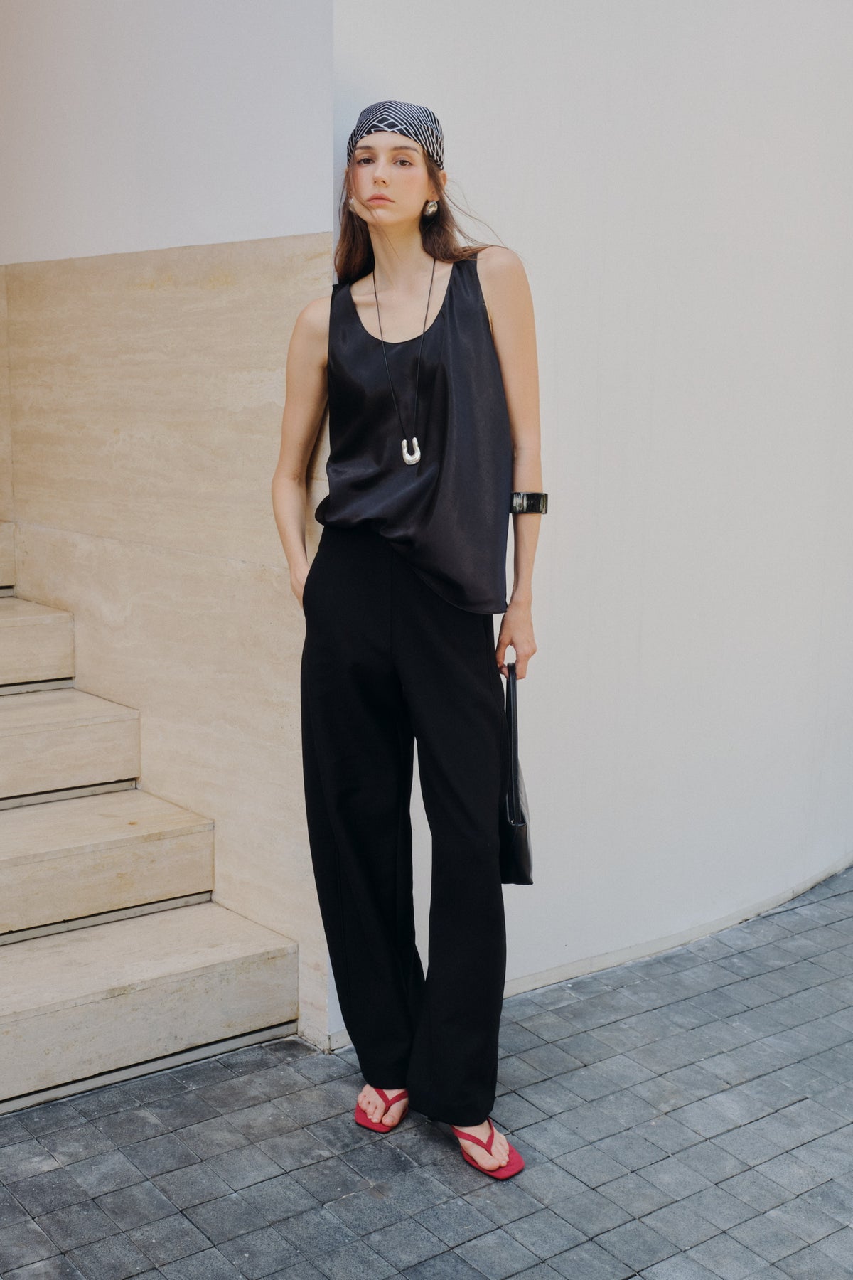 EIRA TOP IN BLACK
