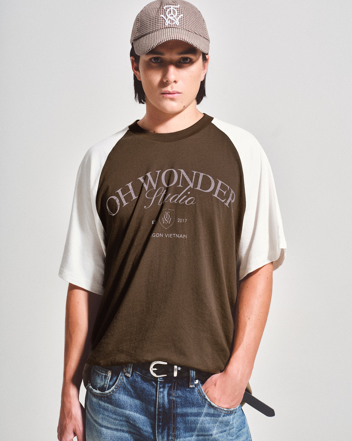 OWST ATHLETIC GRAPHIC RAGLAN T-SHIRT / BROWN
