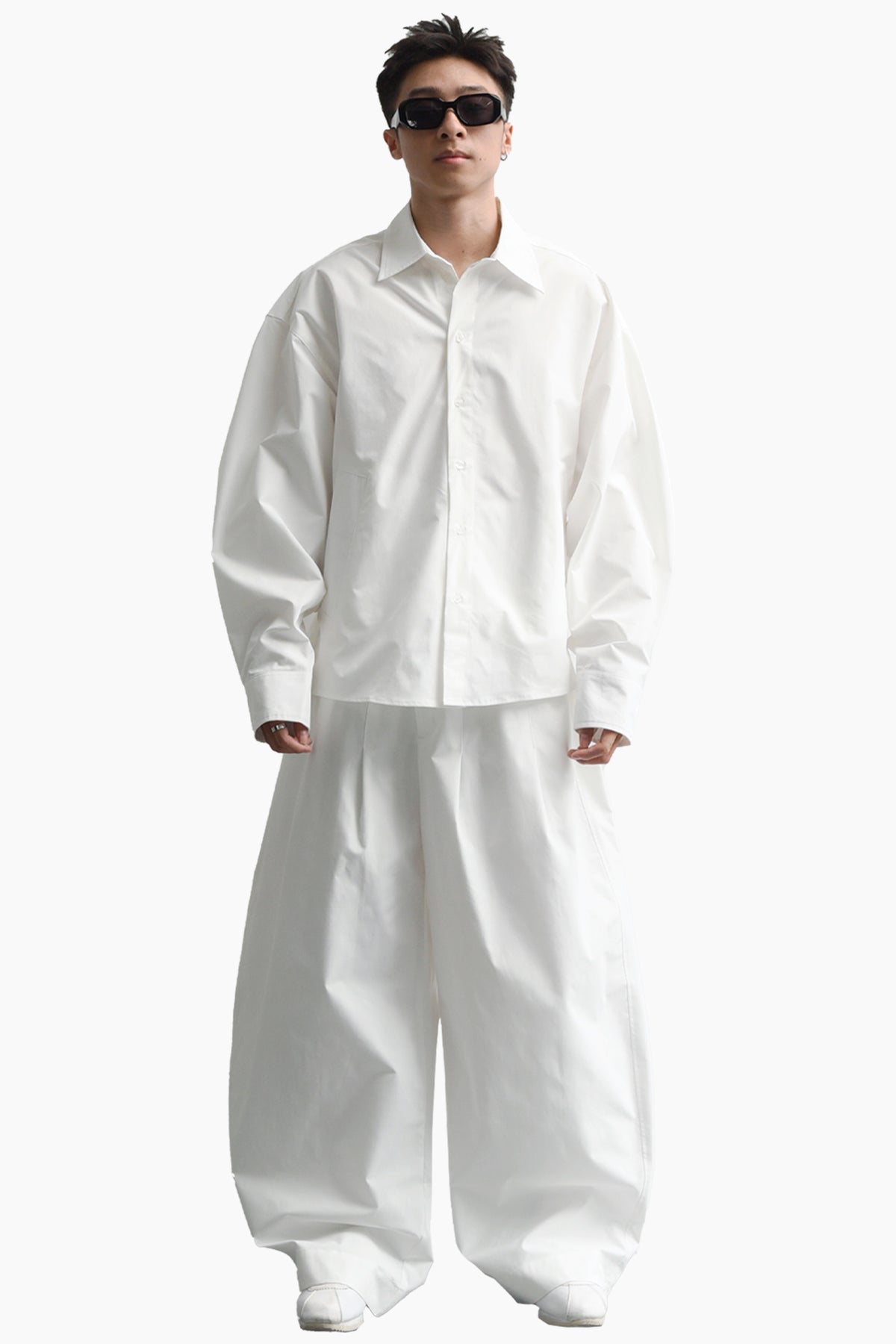 WHITE CURVY SLEEVES SHIRT