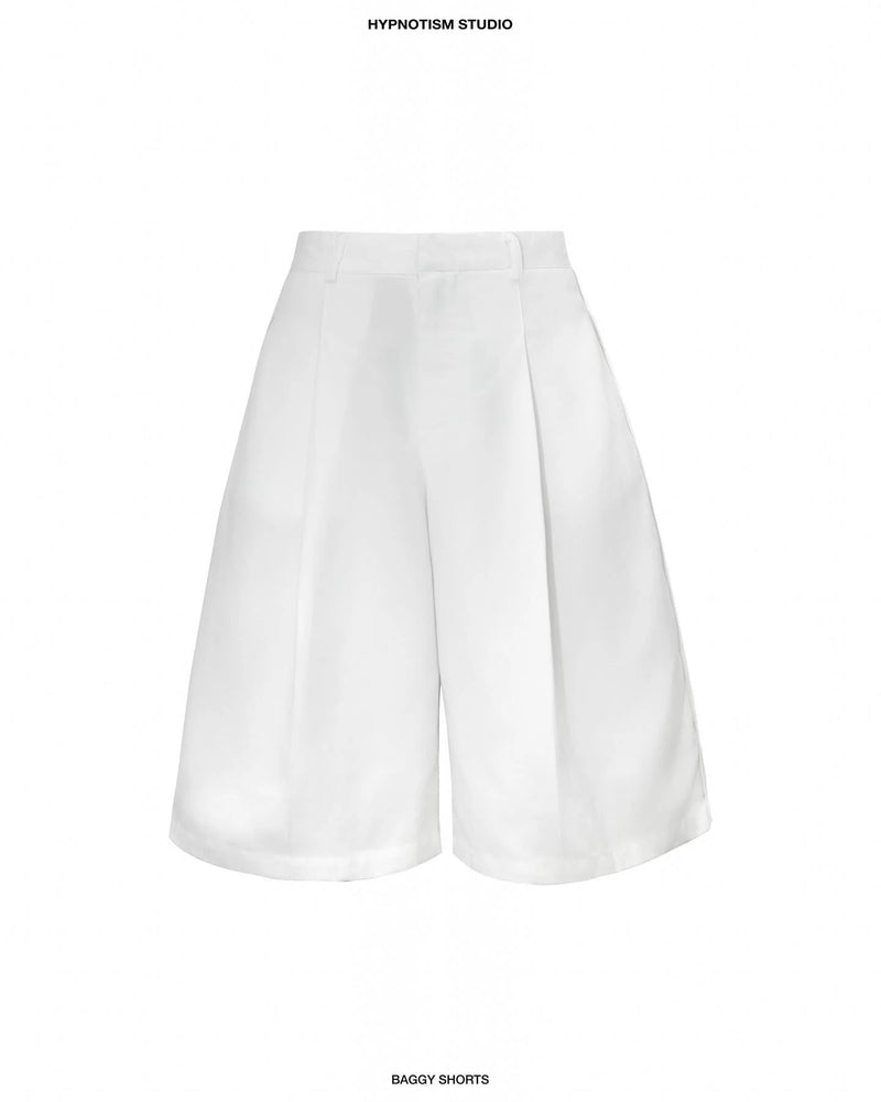 WHITE BAGGY SHORTS