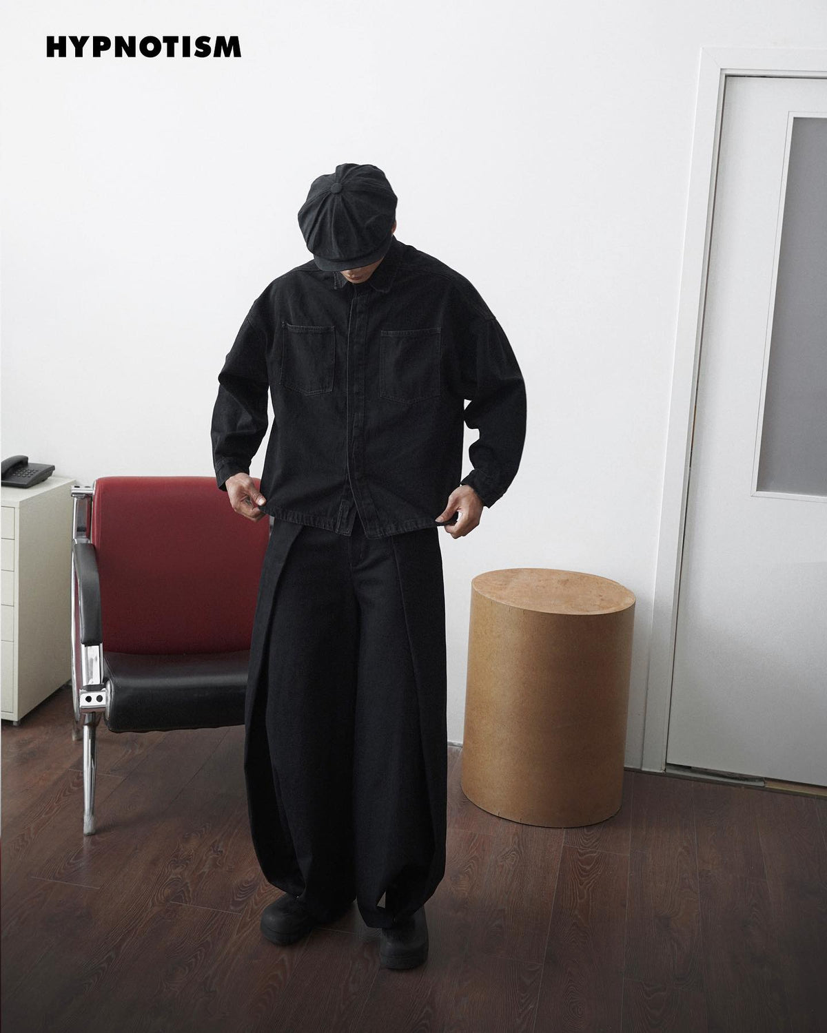 BLACK LOOSE WIDE PLEAT PANTS