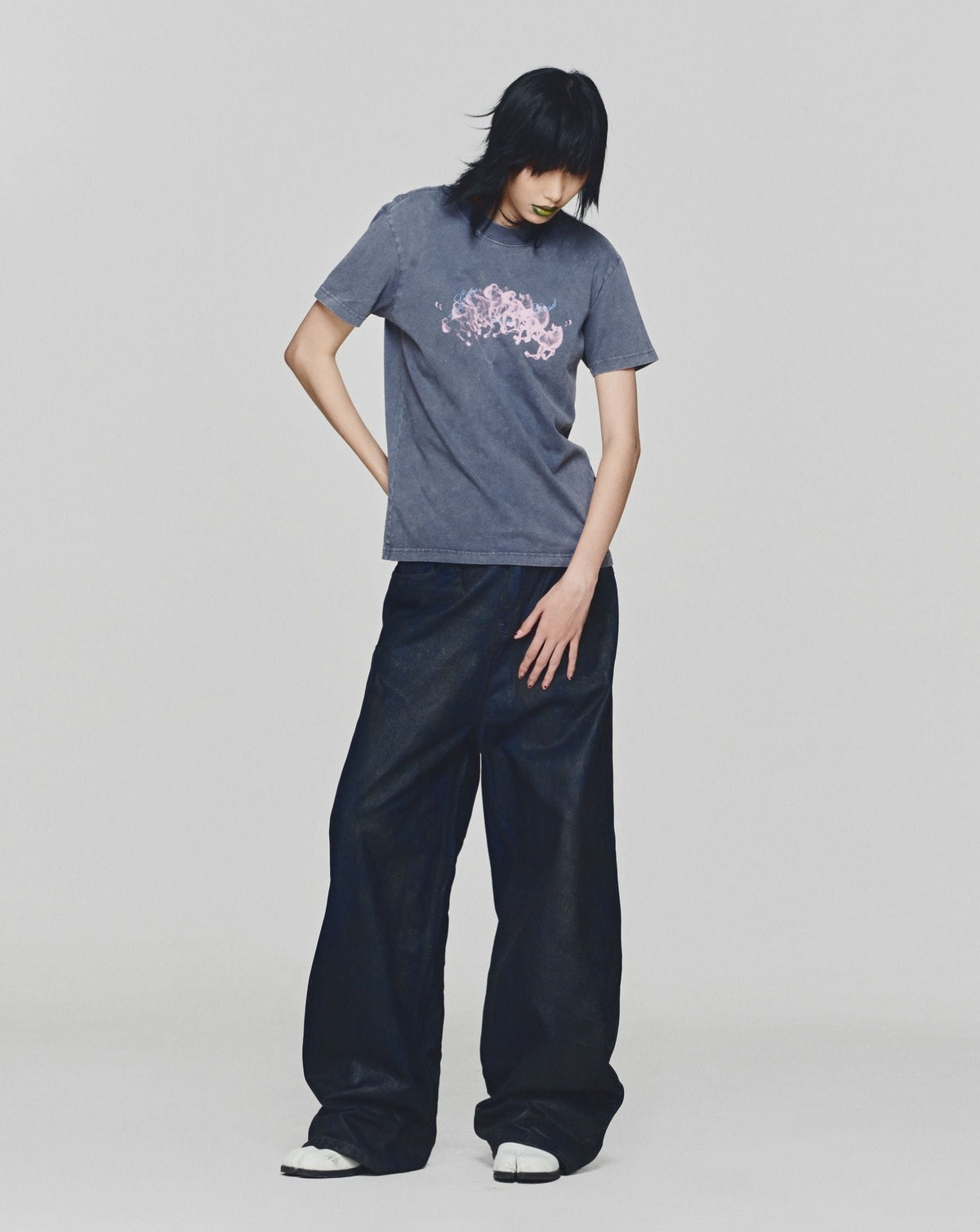  AIRY GREY EIGHT HORSES FORWARD TEE