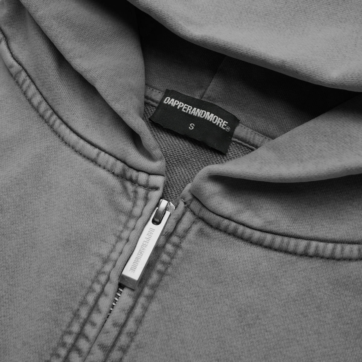 GARMENT-DYED HOODIE/ LIGHT GREY