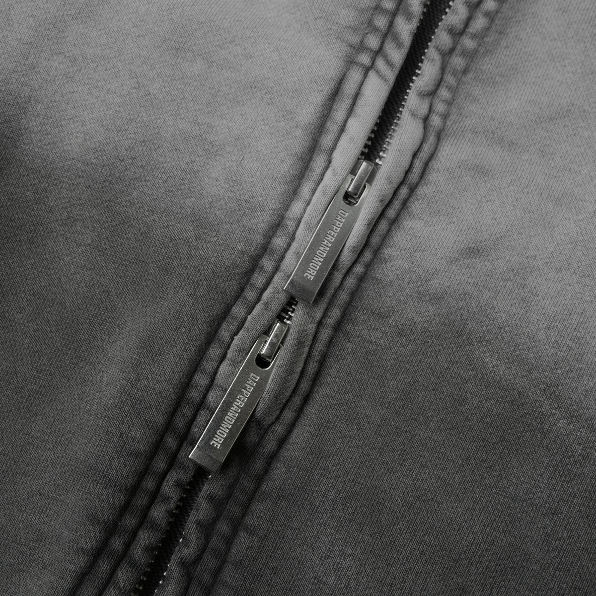 GARMENT-DYED HOODIE/ LIGHT GREY