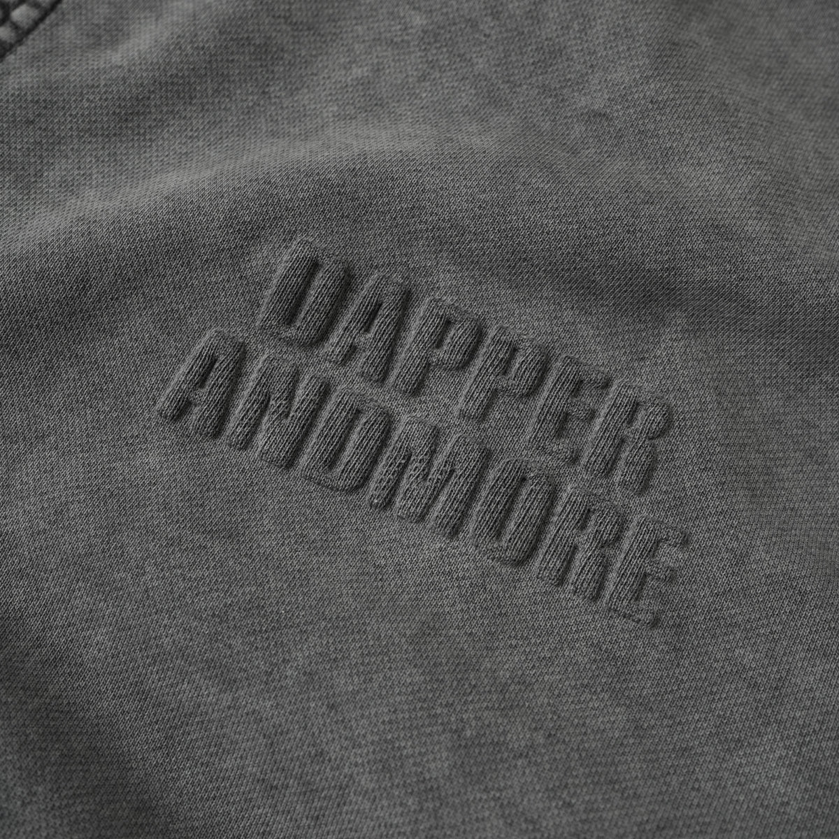 GARMENT-DYED HOODIE/ DARK GREY