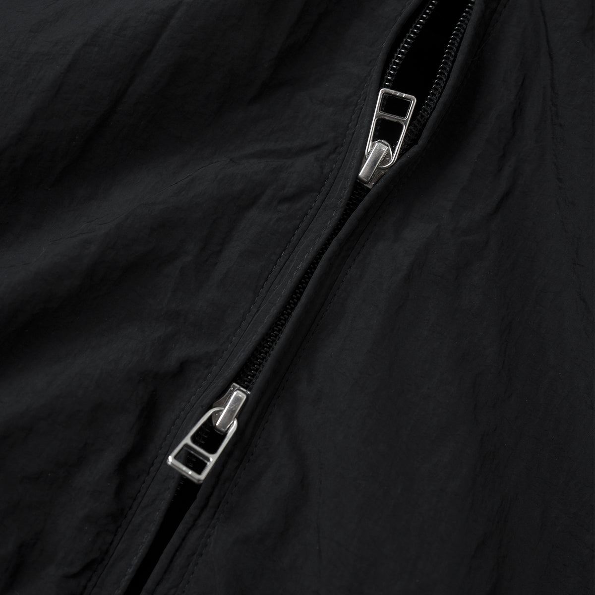HOOD PANELLED JACKET/ BLACK