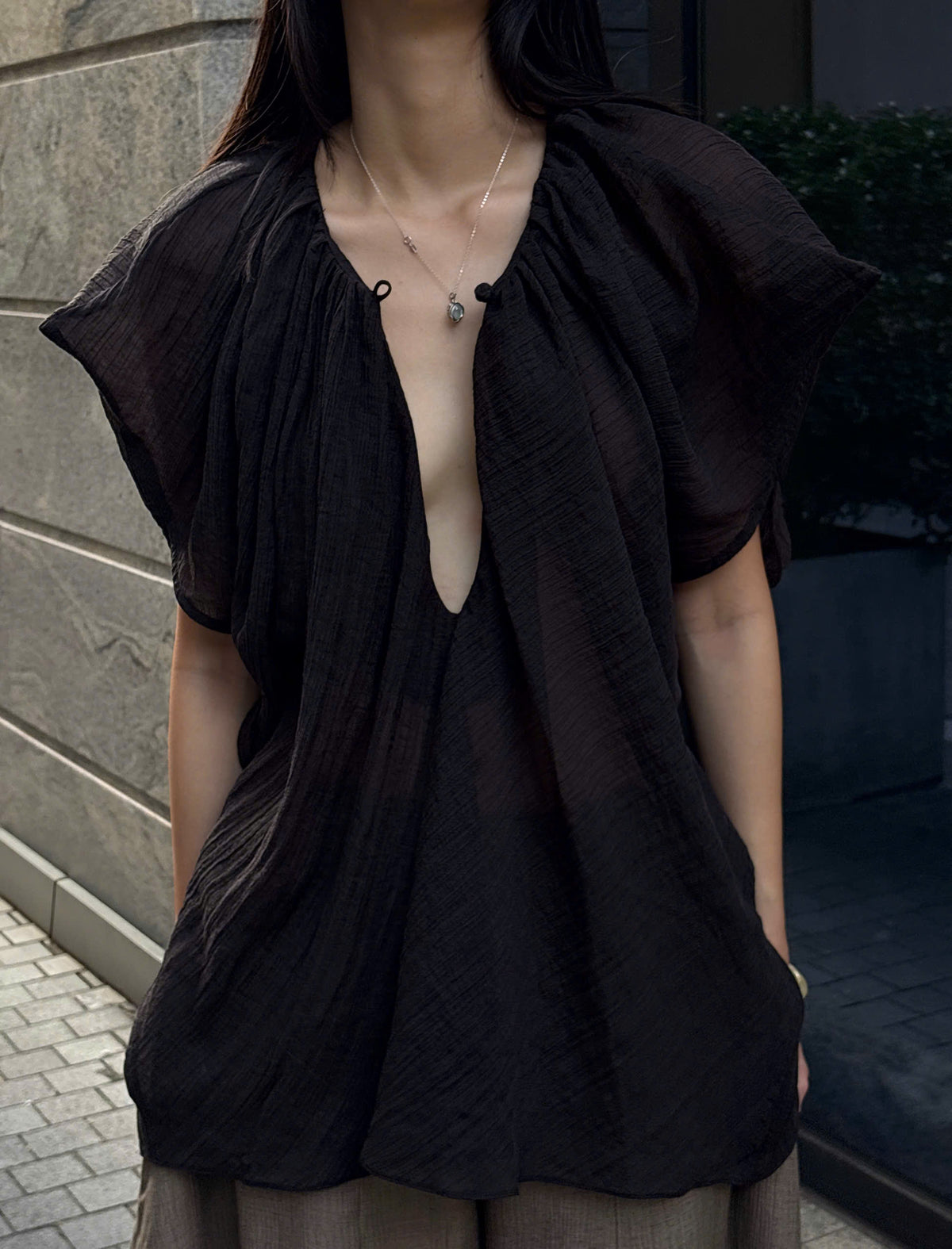 BLACK "CON SONG" BLOUSE