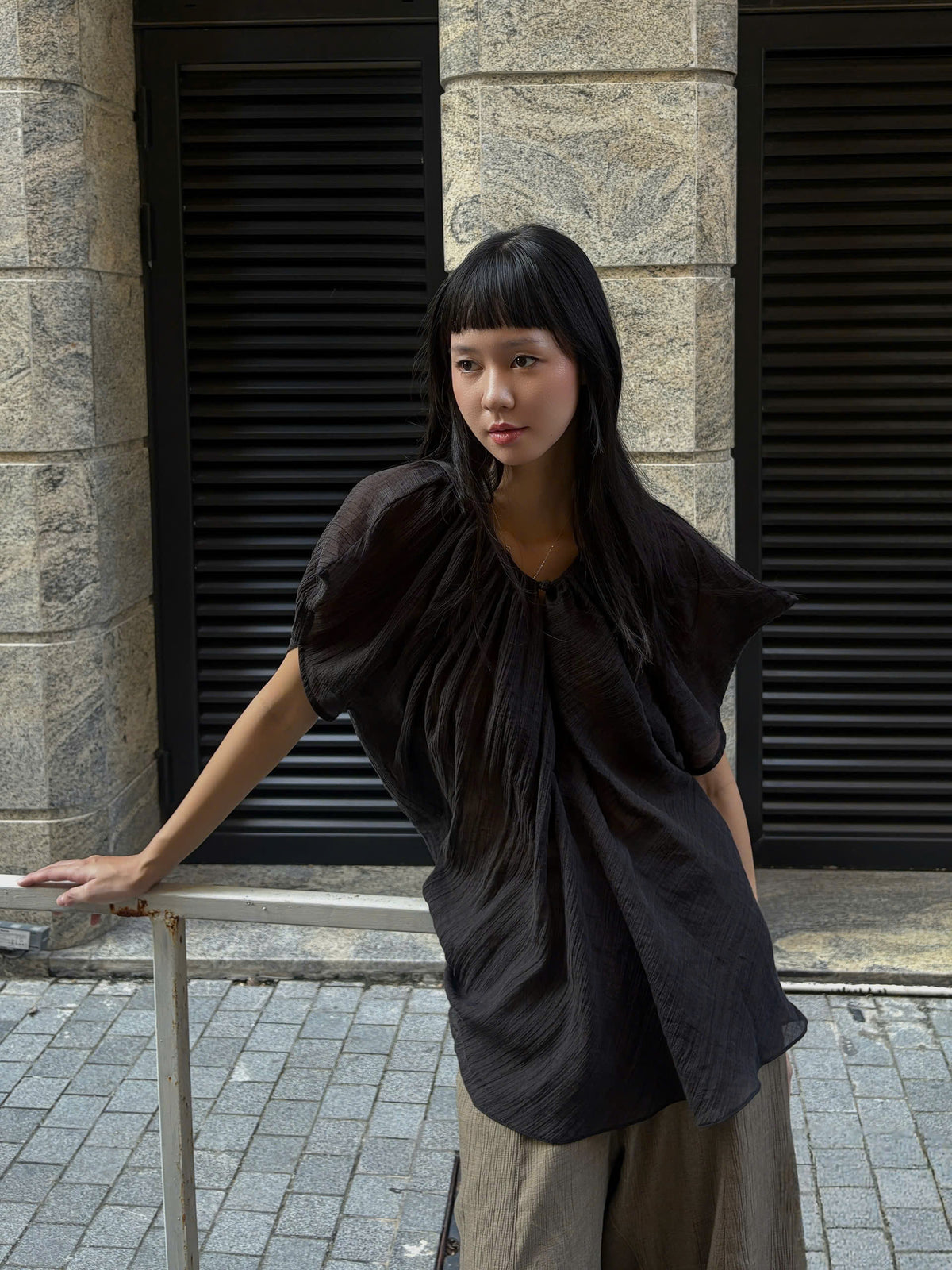 BLACK "CON SONG" BLOUSE
