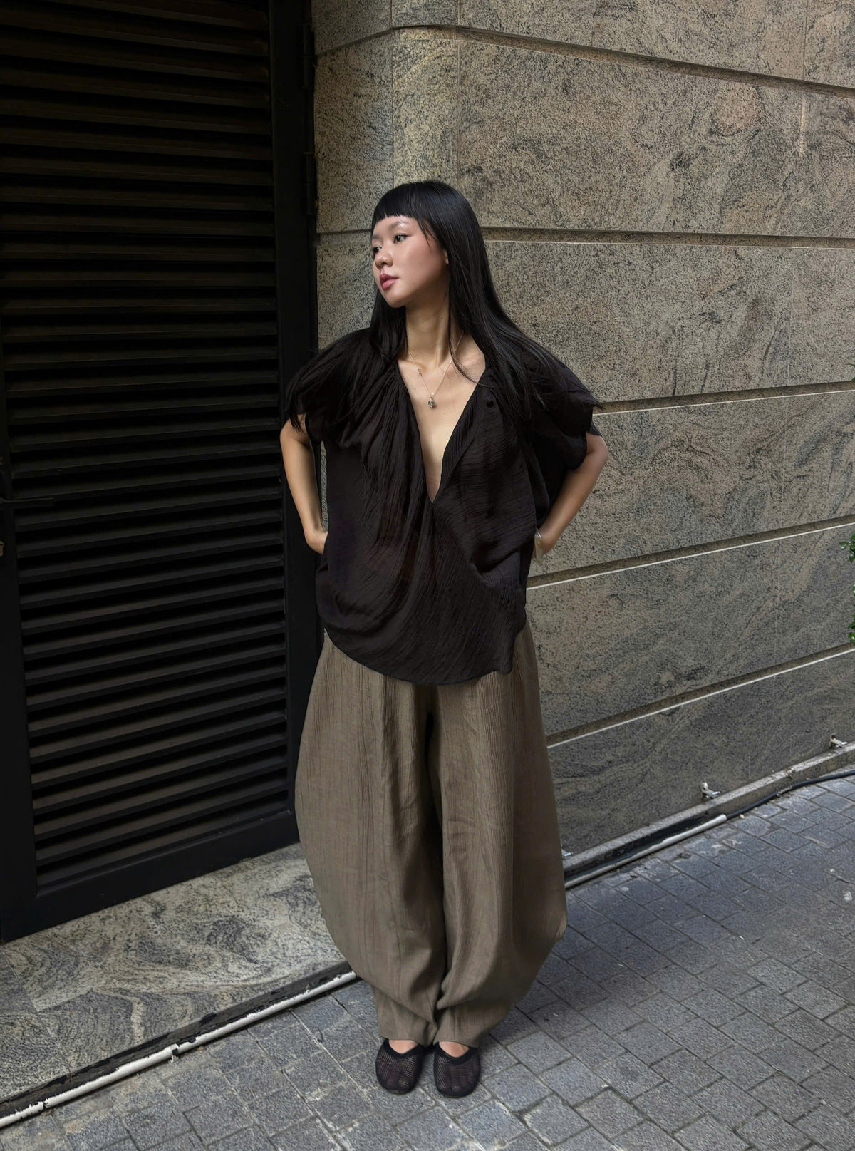 BLACK "CON SONG" BLOUSE