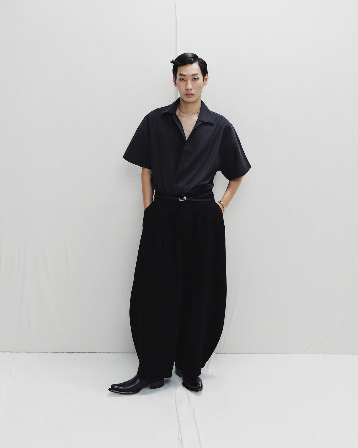 BLACK LOOSE FLOW DENIM PANTS