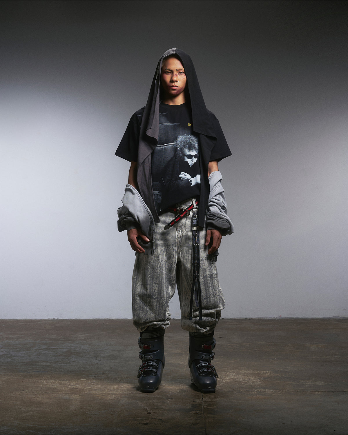 TIE-DYE WASHED DIRTY WHITE BAGGY JEANS/ WHITE
