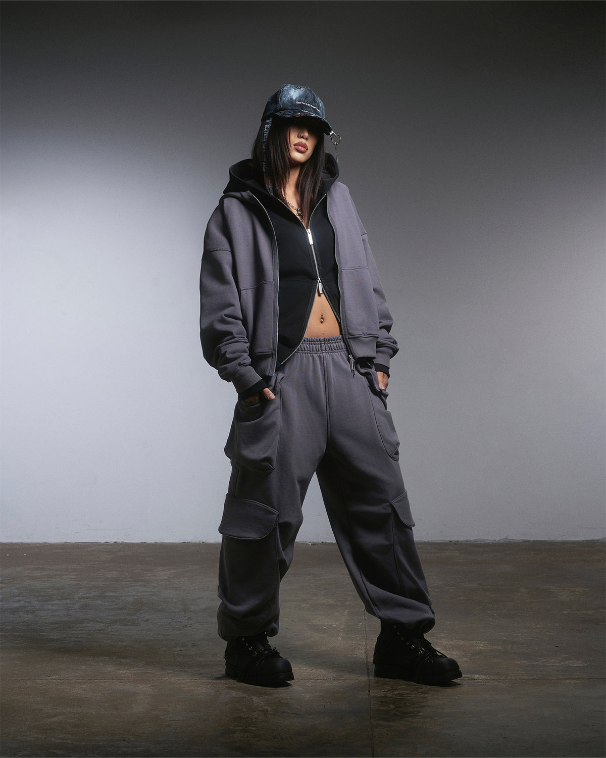 BIG POCKET SWEATPANTS/ GREY