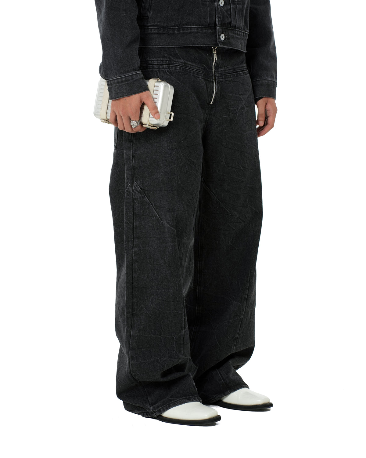BLACK FRONT ZIP DENIM PANTS WASHED