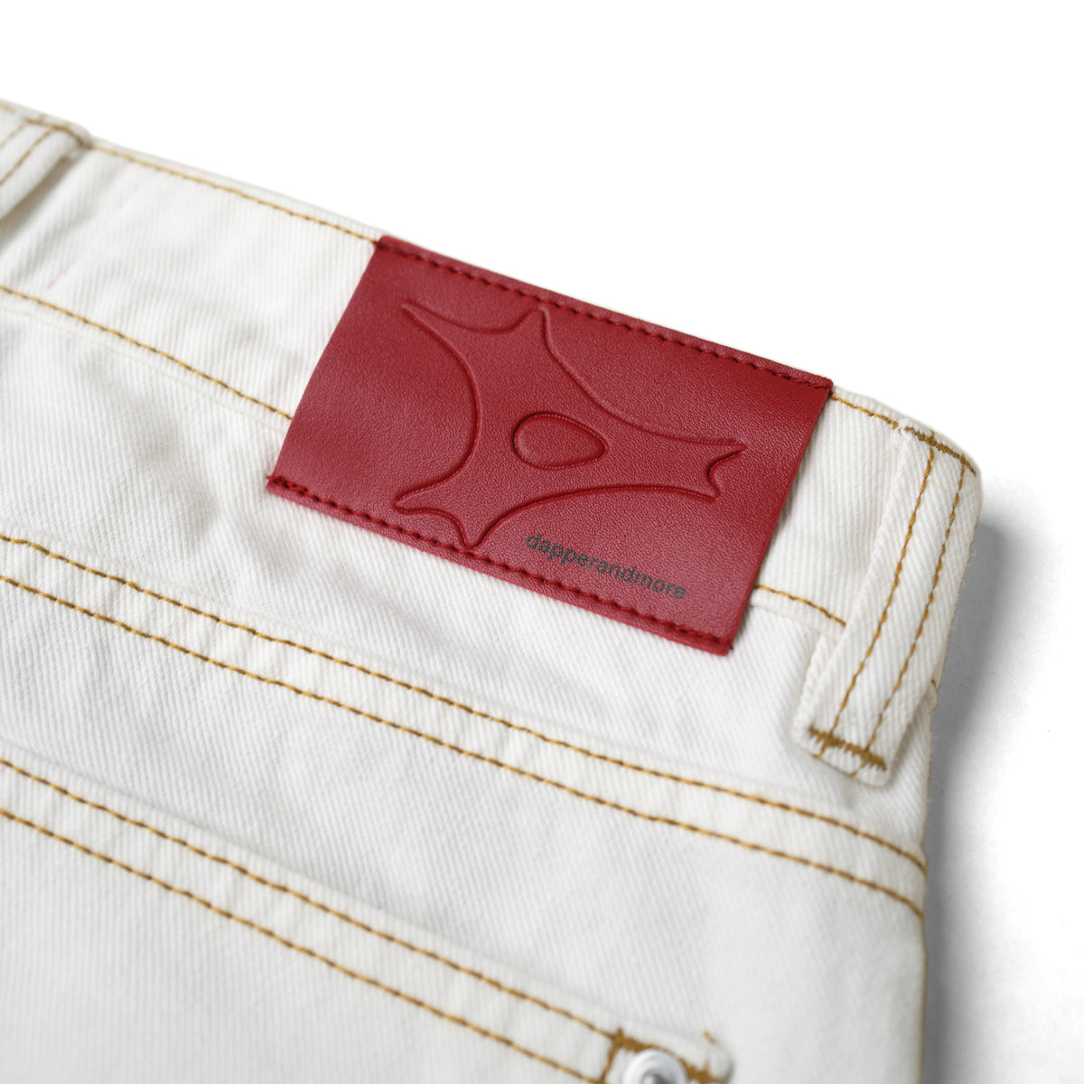 BUTTON FLY BOOTCUT JEANS/ WHITE
