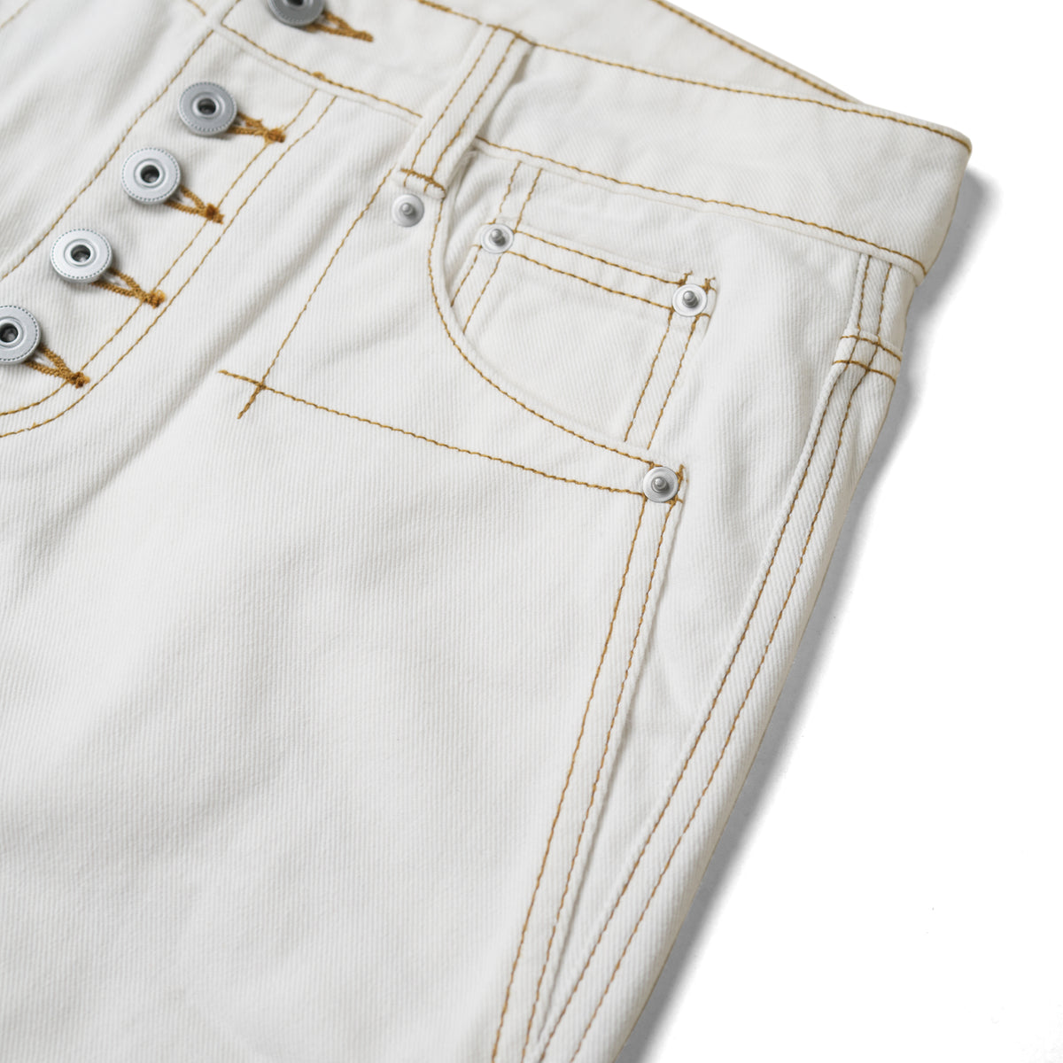 BUTTON FLY BOOTCUT JEANS/ WHITE