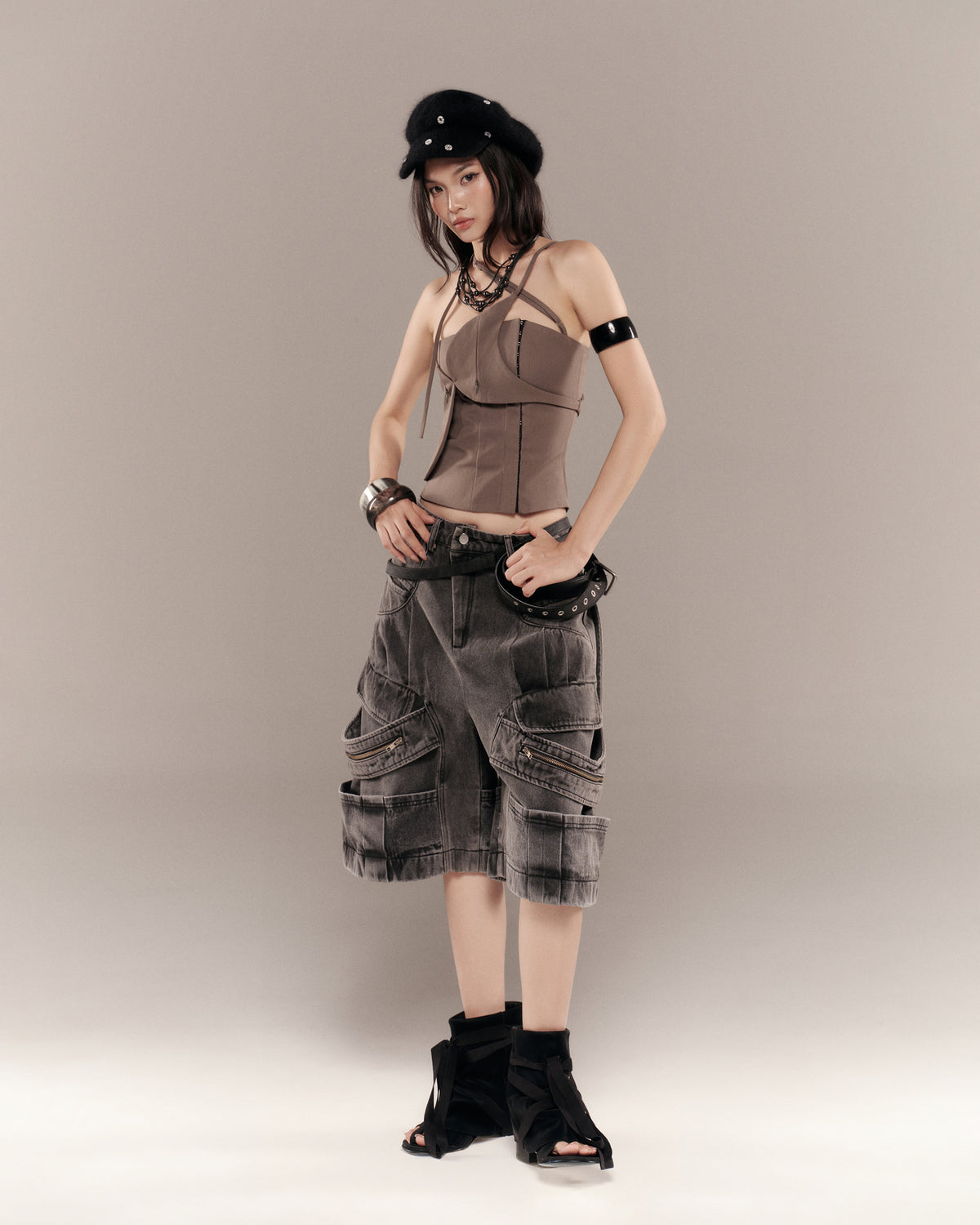 GASMIRA SHORTS (GREY WASH)